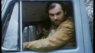 صعدت ربة المنزل على سطح المطبخ وبدأت تداعب نفسها فلم سكسي جنبي