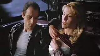 الآسيوية وقحة السكتات الدماغية كس مع الأصابع و كومز مع شهوة سكسي اجنبي عنيف