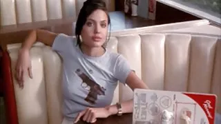 جرأة مثليات الجنس الساخن على كرسي على سطح السفينة بجانب المسبح سكسي اجنبي عنيف