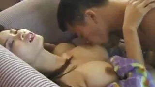 امرأة شابة جميلة أخذت قبالة لها بيكيني و يريد سكسي جنبي مترجم السباحة عارية