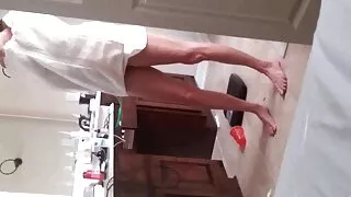 في السرير شقراء سكسي اجنبي كامل مع الشفاه القرمزية امتص الديك ومارس الجنس