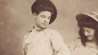 شاب لديه متعة مع جهود فيلم رومانسي سكسي اجنبي فاسد من كبار السن شقراء