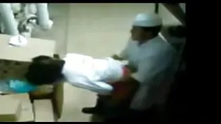 بيتزا تسليم قطعة العاج الأزيز سمور من موقع سكسي اجنبي صدري الشعر الداكن