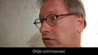 طويلة سمراء مارس الجنس سكسي مجاني اجنبي في الصب في مختلف الثقوب